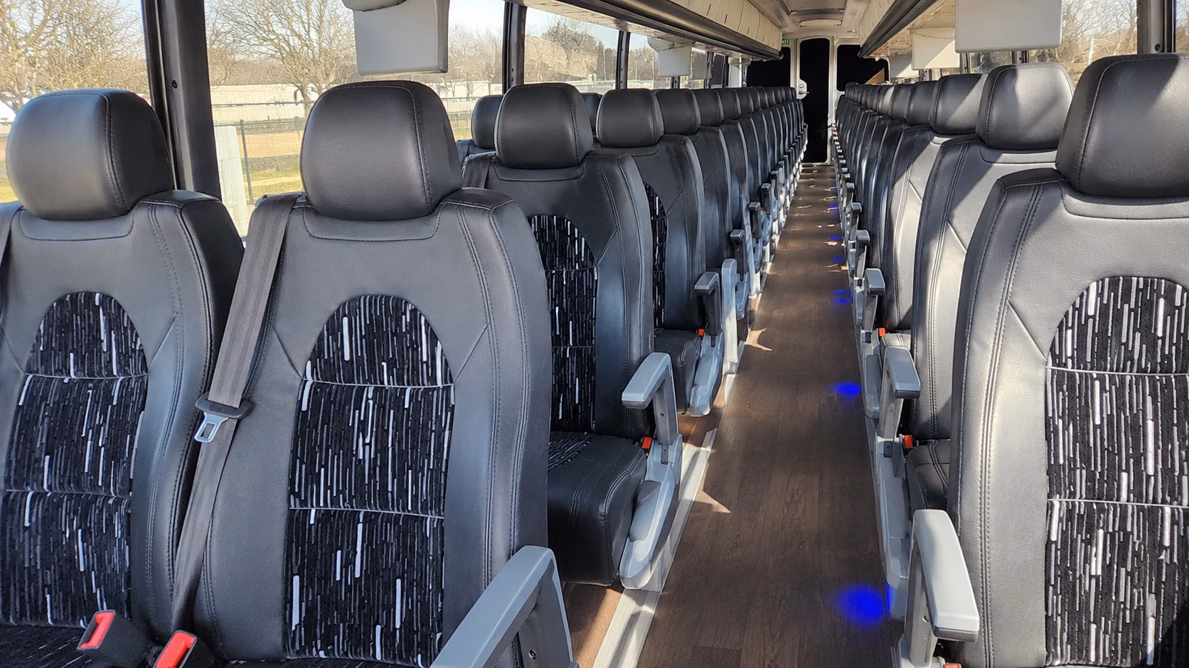 charter bus pickup and drop off at minneapolis saint paul international airport msp