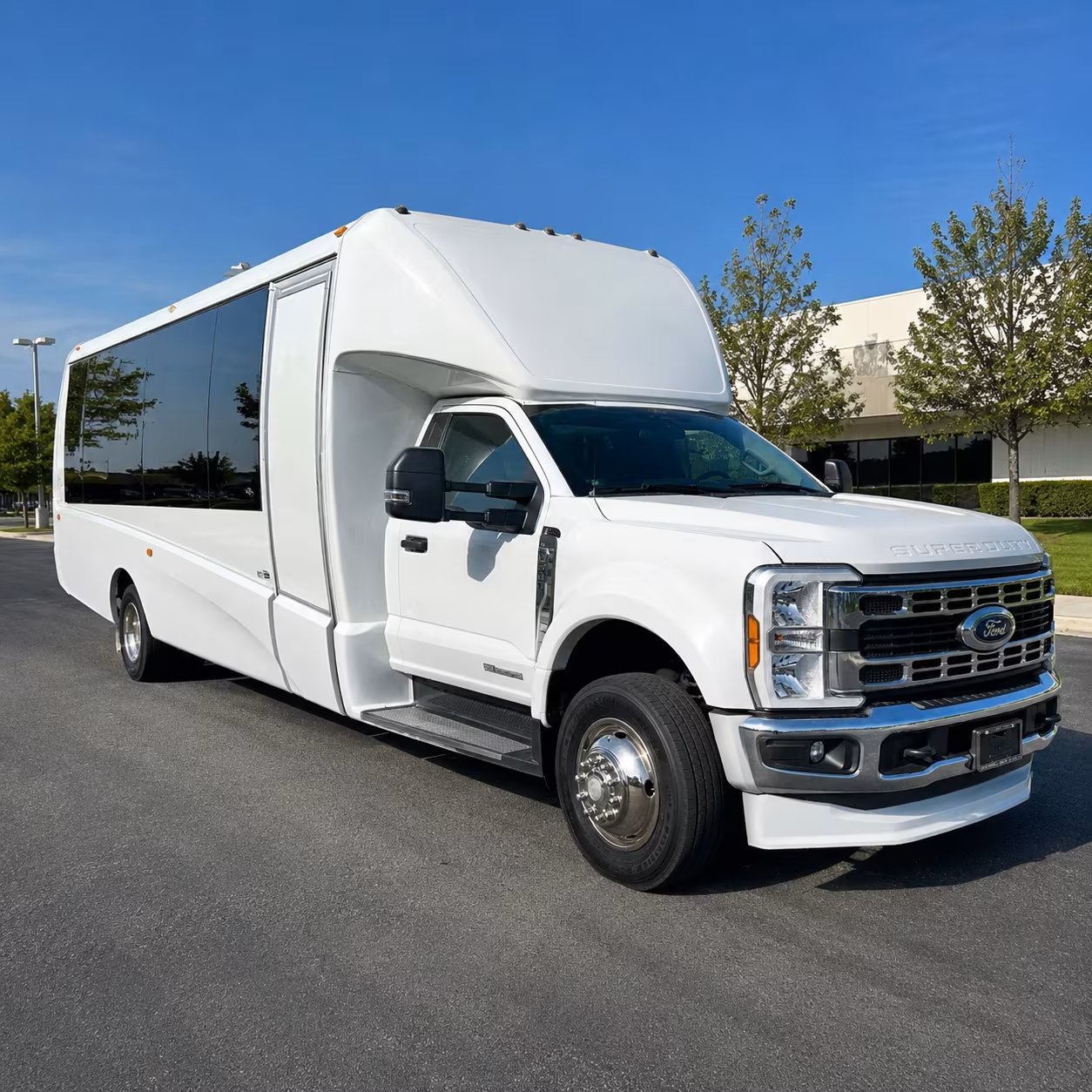 compare minibuses charter buses and sprinter vans for your bloomington corporate group